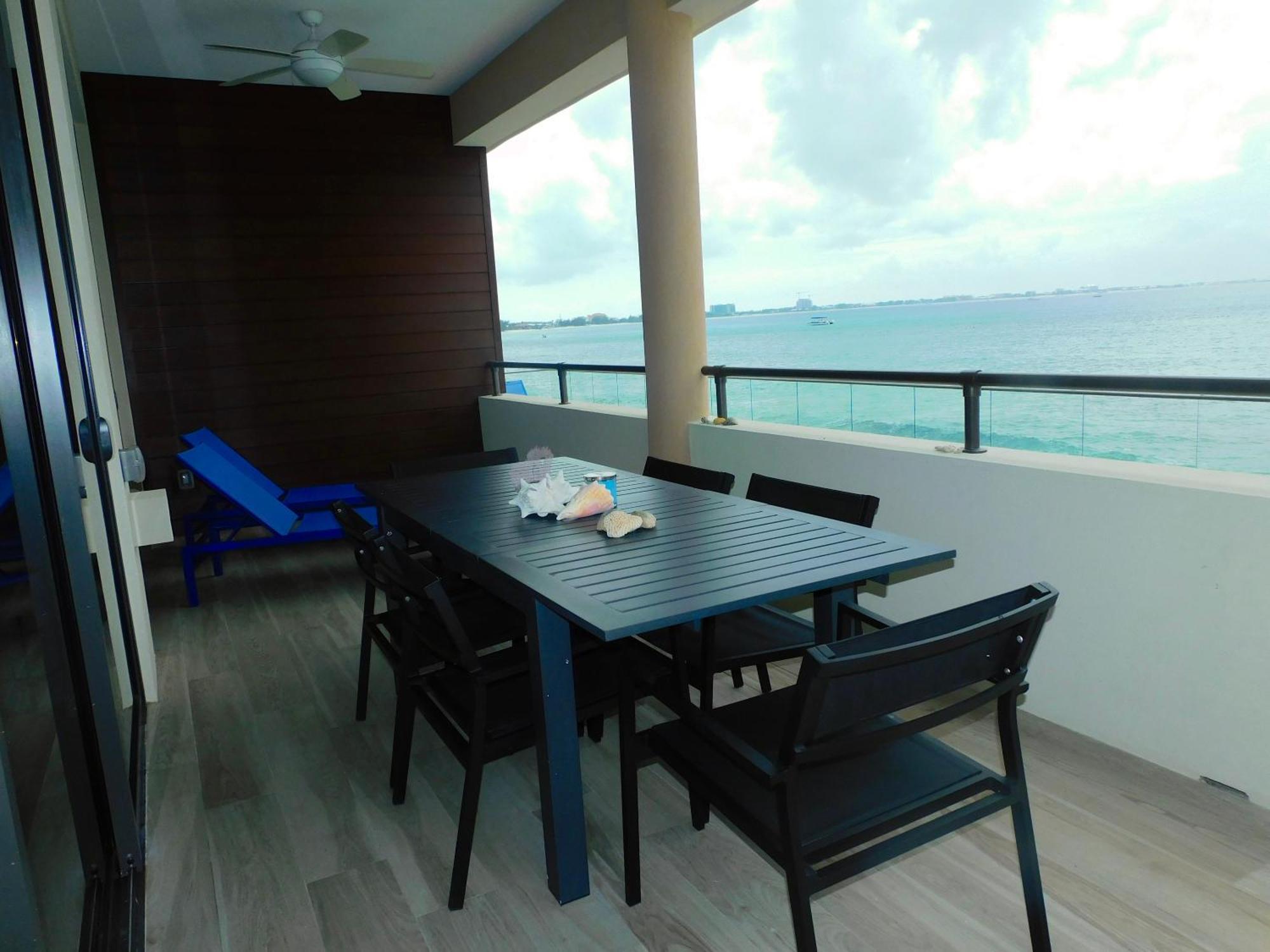 Luxury Ocean Front Seadreams 2 With 7 Mile Beach Views West Bay Exterior foto